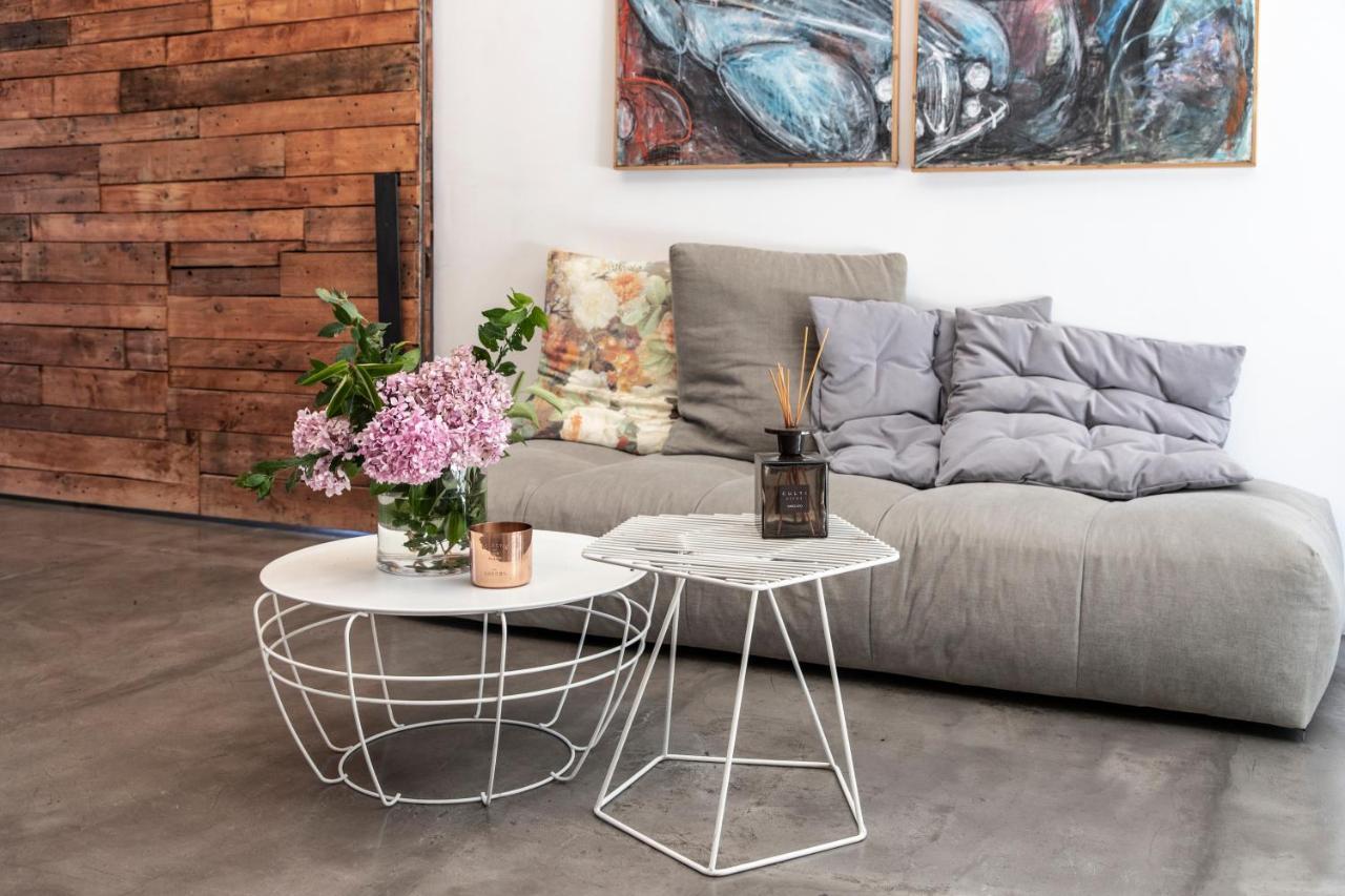 Oniropetra Boutique Hotel Karpenísion エクステリア 写真