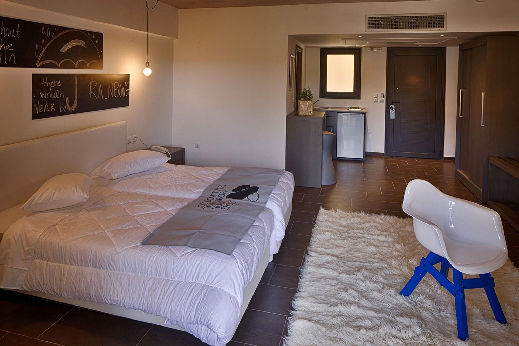Oniropetra Boutique Hotel Karpenísion エクステリア 写真