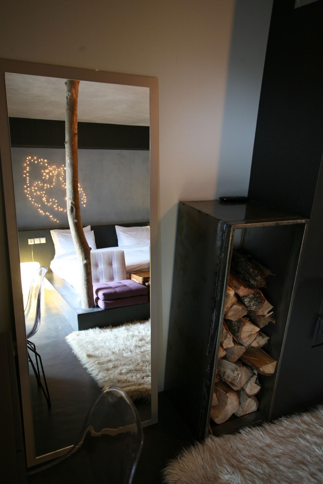 Oniropetra Boutique Hotel Karpenísion エクステリア 写真