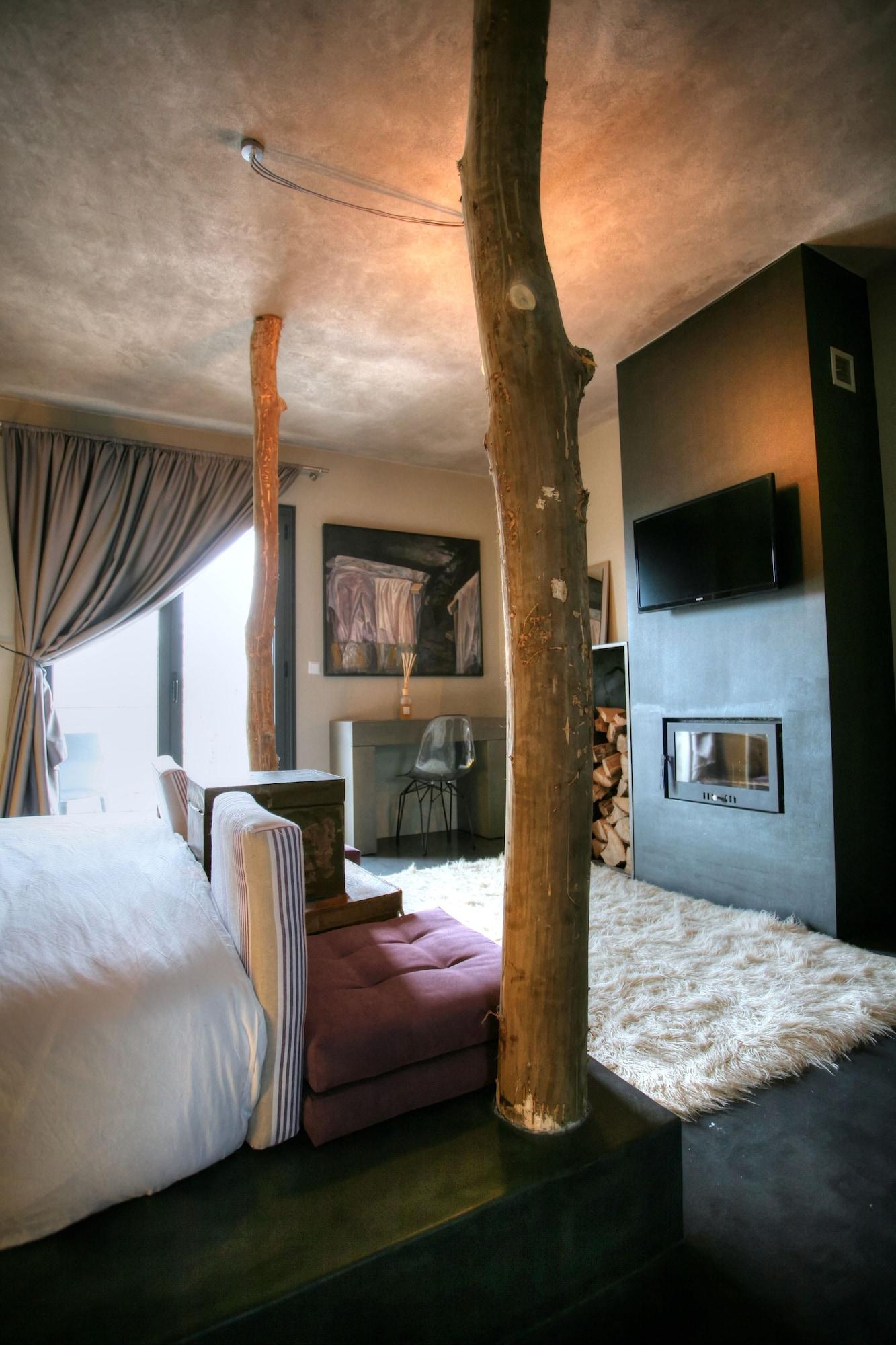 Oniropetra Boutique Hotel Karpenísion エクステリア 写真