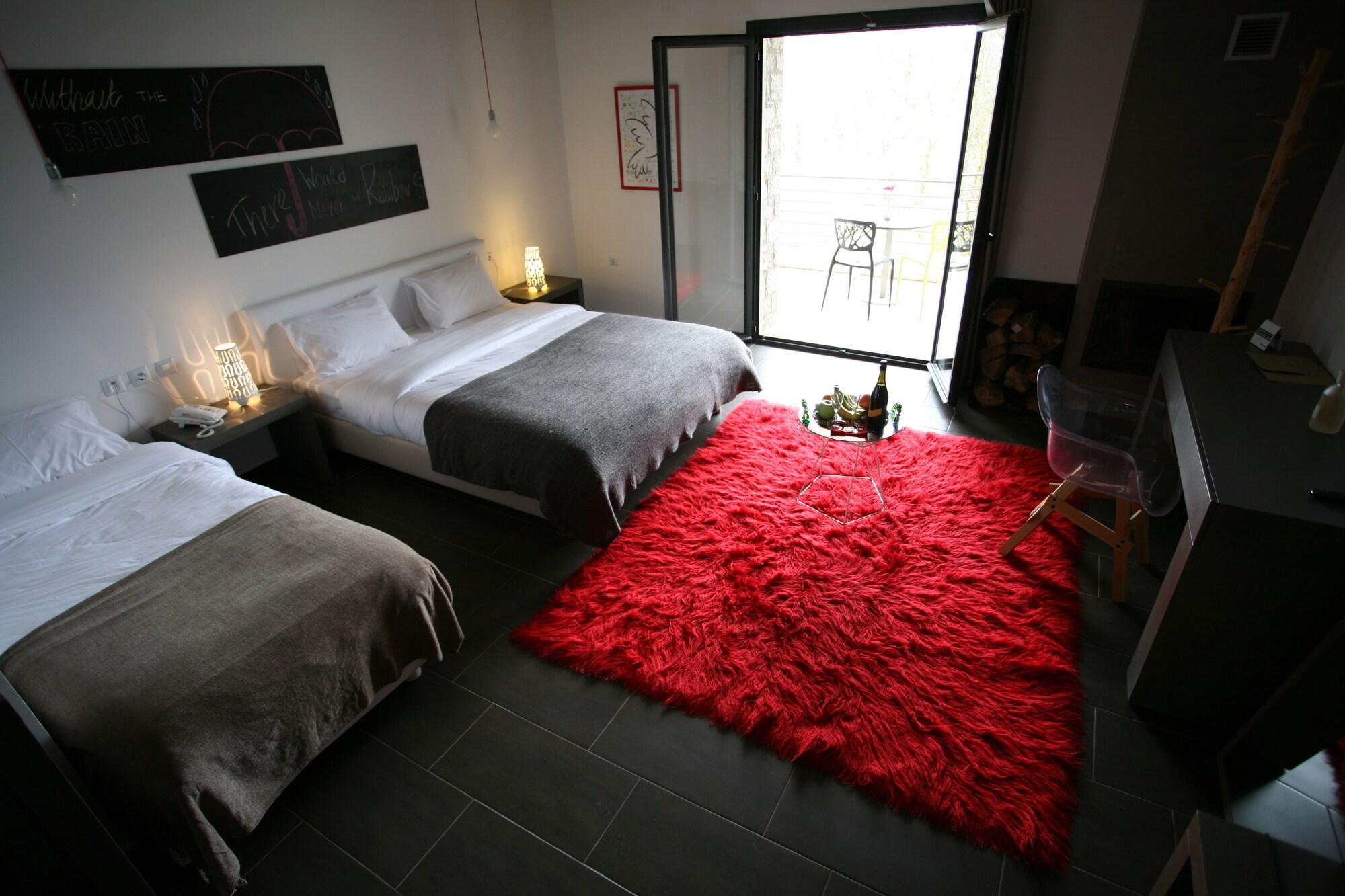 Oniropetra Boutique Hotel Karpenísion エクステリア 写真
