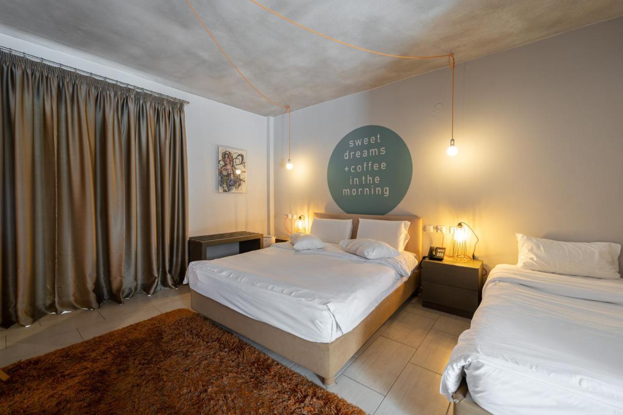 Oniropetra Boutique Hotel Karpenísion エクステリア 写真
