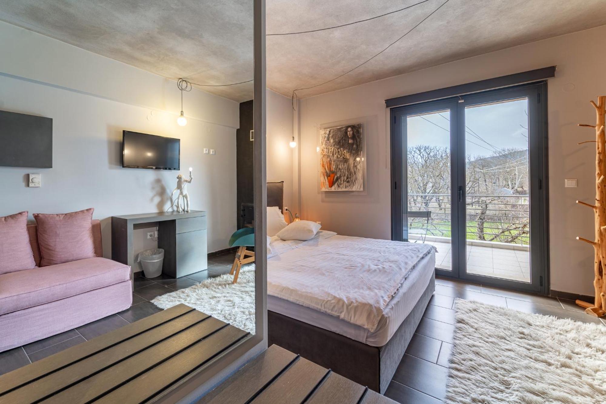 Oniropetra Boutique Hotel Karpenísion エクステリア 写真