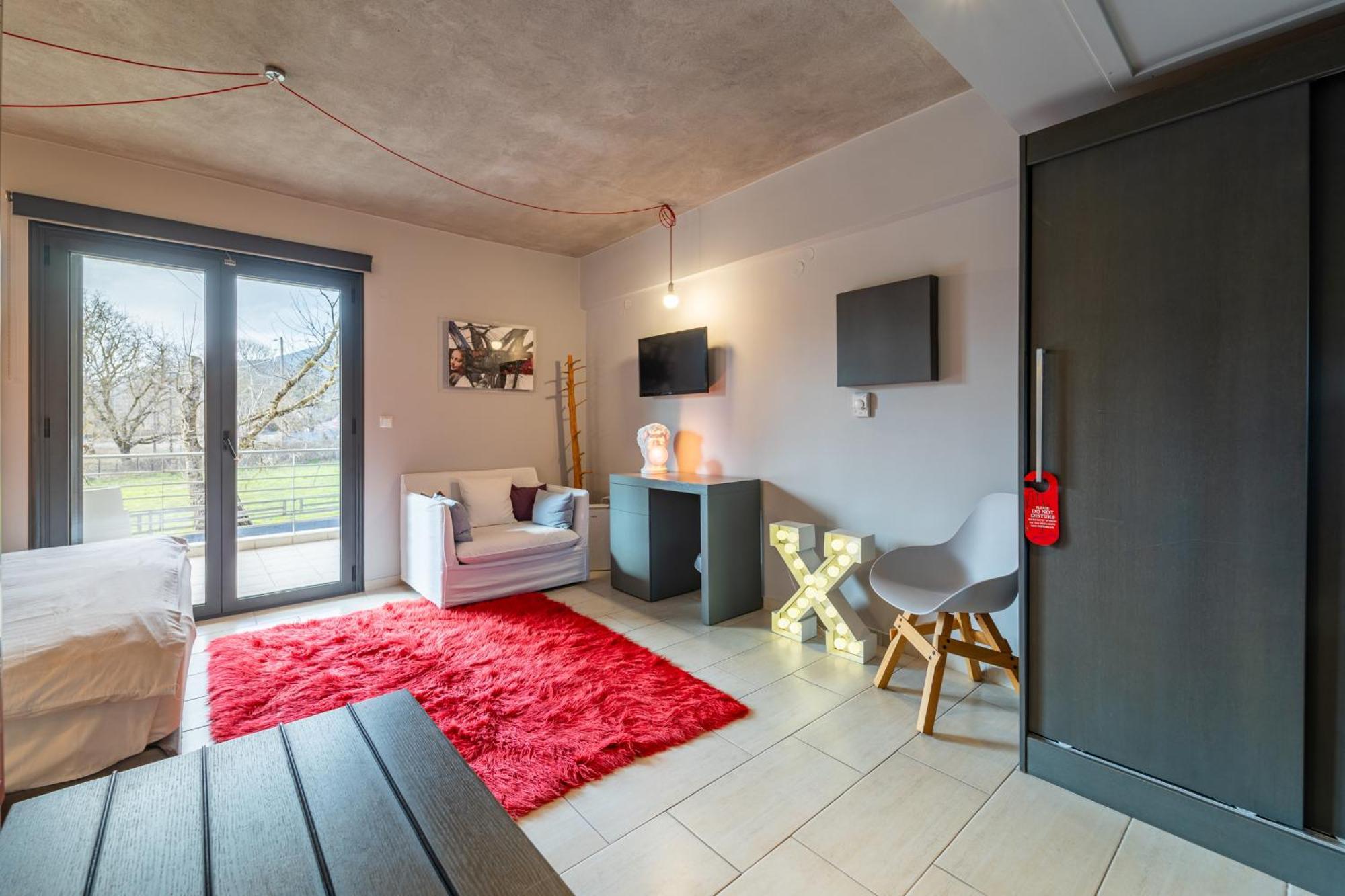 Oniropetra Boutique Hotel Karpenísion エクステリア 写真