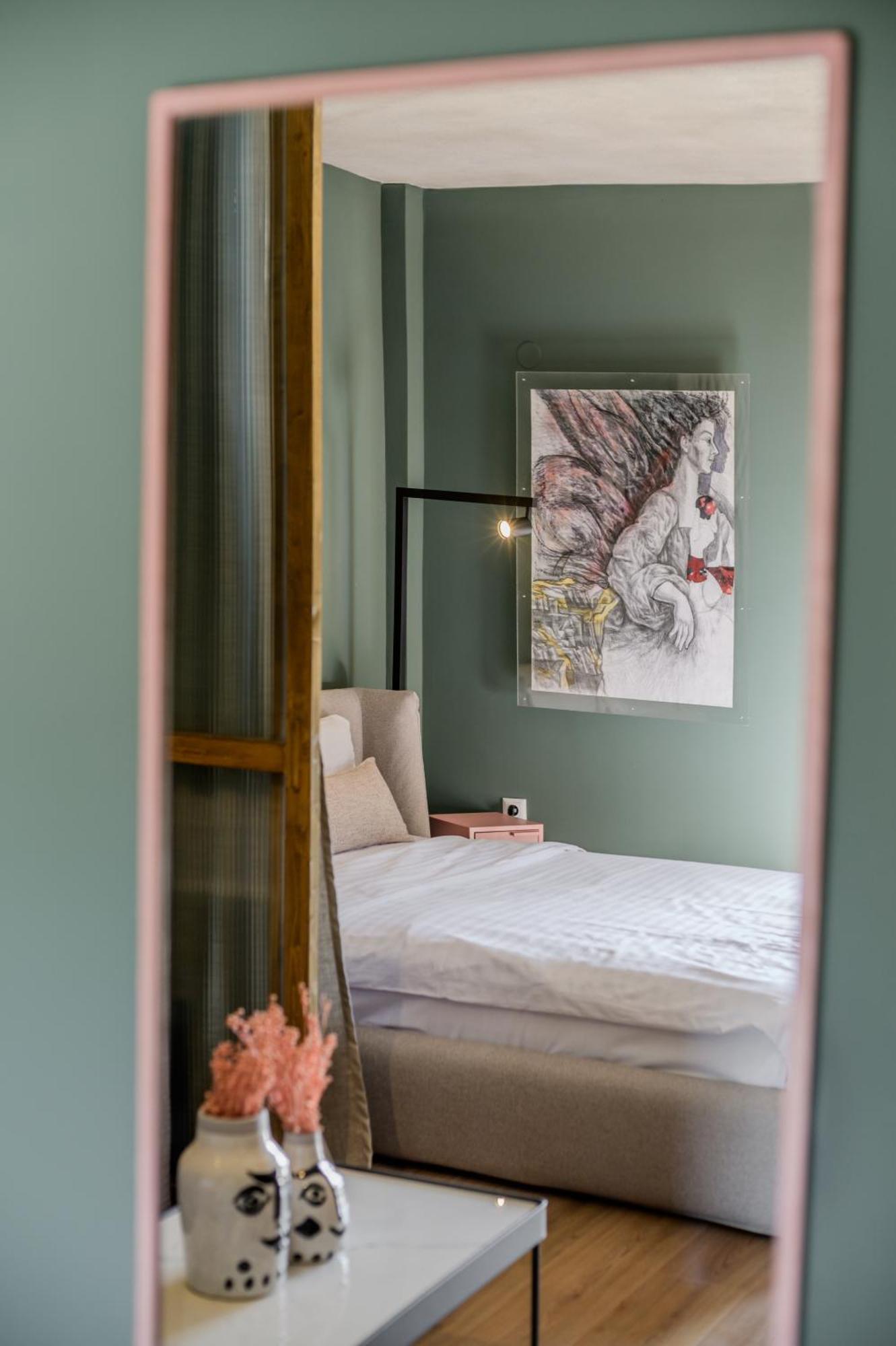 Oniropetra Boutique Hotel Karpenísion エクステリア 写真